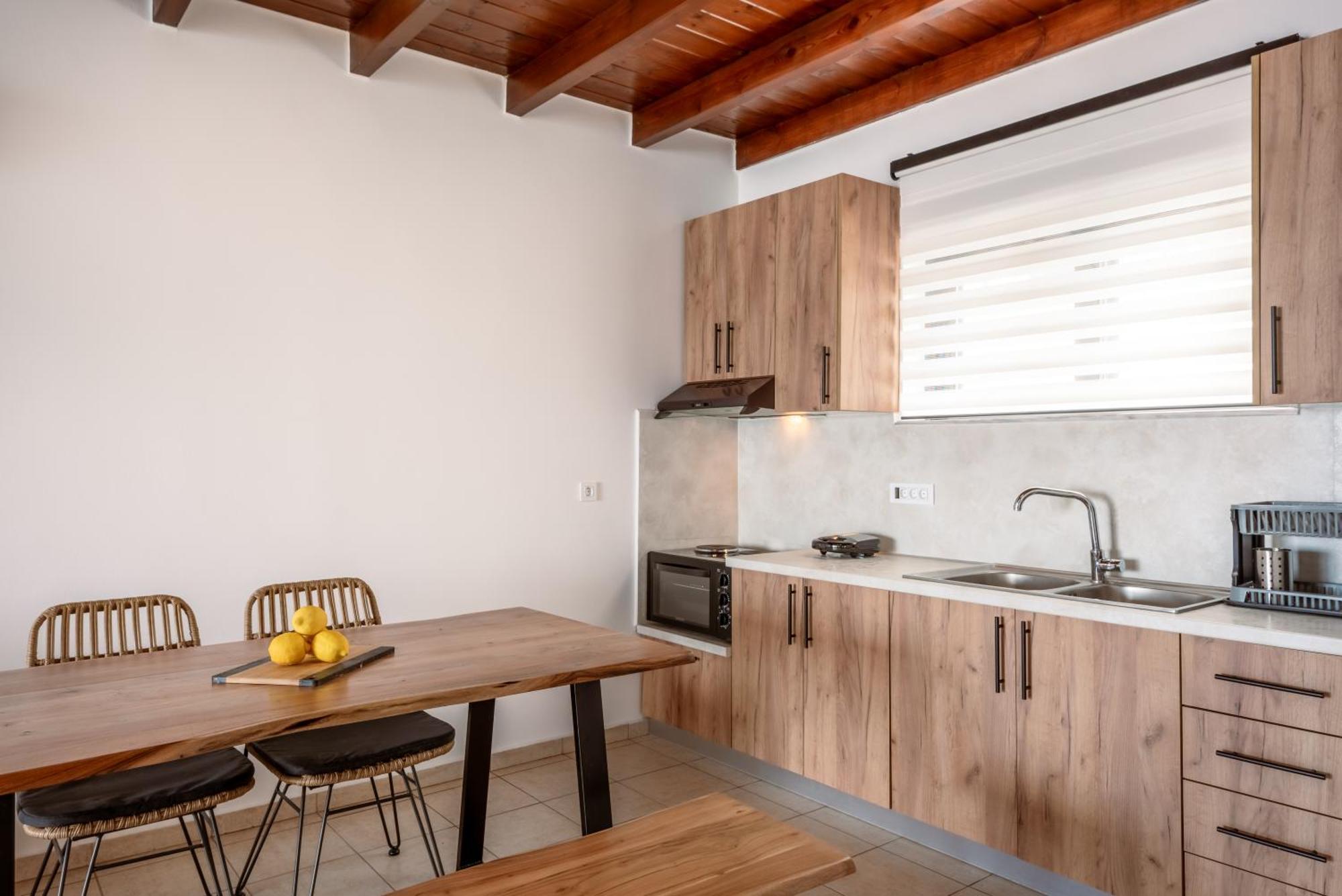 Superb Apartments Kriaras Sea View In Sfakia Хора-Сфакіон Екстер'єр фото